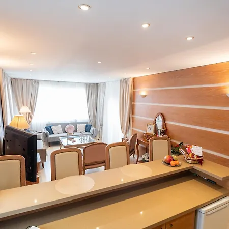 Quattro Beachfront Sea View Ap 4 *