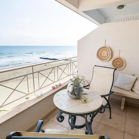 דירה Quattro Beachfront Sea View Ap 4