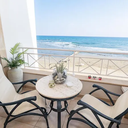 Quattro Beachfront Sea View Ap 4 Apartment