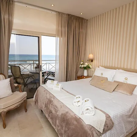 Quattro Beachfront Sea View Ap 4 Apartament *