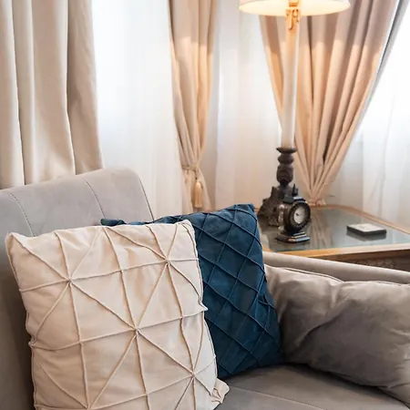 Apartament Quattro Beachfront Sea View Ap 4 *