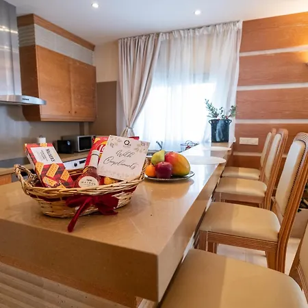 Quattro Beachfront Sea View Ap 4