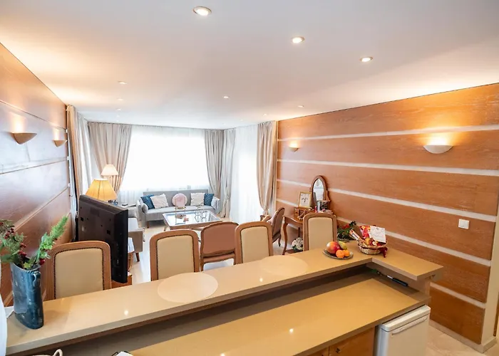 Quattro Beachfront Sea View Ap 4 *