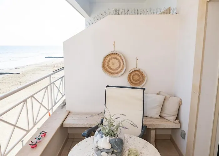 Quattro Beachfront Sea View Ap 4 Lejlighed