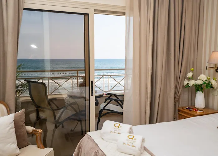 Quattro Beachfront Sea View Ap 4 Lejlighed *